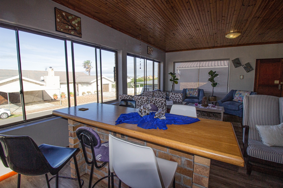 4 Bedroom Property for Sale in Franskraal Western Cape